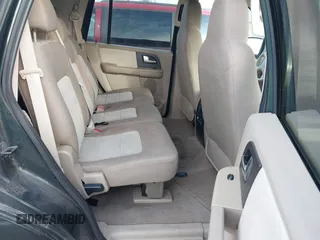 2004 Ford Expedition Special Service with VIN 1FMPU16L94LB32877, listed as a IAAI auction lot 41138422 with 181,962 mi miles. Bid and sale history available at carsss.com. Image 8.