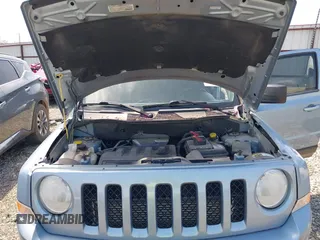 2014 Jeep Patriot Latitude with VIN 1C4NJPFB8ED547358, listed as a IAAI auction lot 41989330 with 107,598 mi miles and . Bid and sale history available at carsss.com. Image 10.