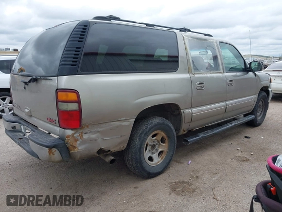 2002 GMC Yukon XL SLT with VIN 1GKFK16Z32J158981, listed as a IAAI auction lot 41951988 with 245,650 mi miles. Bid and sale history available at carsss.com. Image 4.