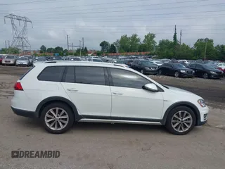 2017 Volkswagen Golf S с VIN 3VWH17AUXHM523431, выставлен на аукционе IAAI как лот 42381553 с пробегом 68 240 миль миль и . История ставок и продаж доступна на DreamBid. Изображение 13.