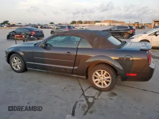 2008 Ford Mustang Deluxe with VIN 1ZVHT84N385138092, listed as a Copart auction lot 53096055 with 162,185 mi miles and Clean Title. Bid and sale history available at carsss.com. Image 2.