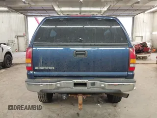 2002 GMC Sierra 2500HD SLE with VIN 1GTHK23192F157362, listed as a IAAI auction lot 41200514 with 145,273 mi miles. Bid and sale history available at carsss.com. Image 17.