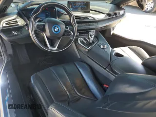 2017 BMW i8 z VIN WBY2Z2C37HV676698, wystawiony jako Copart lot #46544875 z przebiegiem 76 543 mil mil oraz Szkoda całkowita • Salvage title. Historia ofert i sprzedaży dostępna na DreamBid. Obrazek 8.