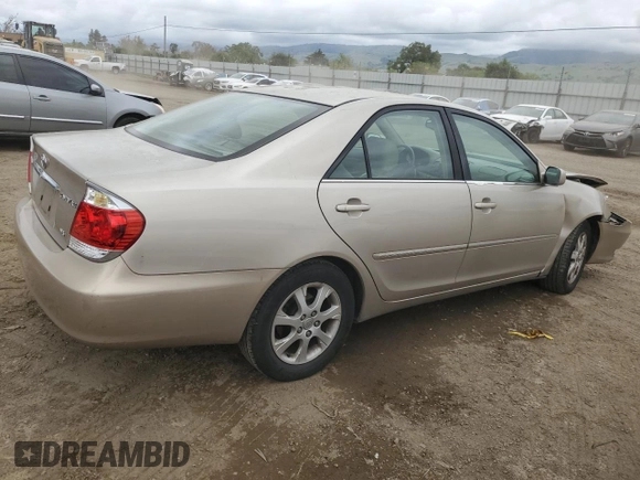 2005 Toyota Camry LE with VIN 4T1BF30K65U082774, listed as a Copart auction lot 52586035 with 119,968 mi miles and Clean Title. Bid and sale history available at DreamBid. Image 3.
