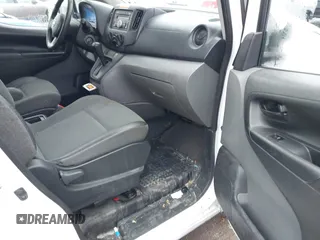 2016 Nissan NV200 S z VIN 3N6CM0KN3GK692300, wystawiony jako IAAI lot #41098566 z przebiegiem 128 217 mil mil oraz . Historia ofert i sprzedaży dostępna na DreamBid. Obrazek 5.