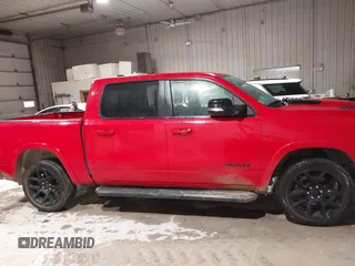 2021 Ram 1500 Laramie z VIN 1C6SRFJT2MN729787, wystawiony jako IAAI lot #42264245 z przebiegiem 81 625 mil mil oraz . Historia ofert i sprzedaży dostępna na DreamBid. Obrazek 13.