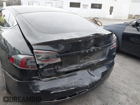 2018 Tesla Model S 75D with VIN 5YJSA1E24JF259874, listed as a IAAI auction lot 41921382 with 82,182 mi miles and . Bid and sale history available at DreamBid. Image 6.