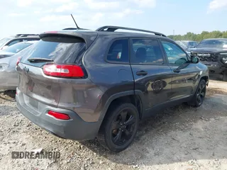 2017 Jeep Cherokee Altitude z VIN 1C4PJLABXHW666918, wystawiony jako IAAI lot #40520357 z przebiegiem 193 721 mil mil oraz . Historia ofert i sprzedaży dostępna na DreamBid. Obrazek 4.