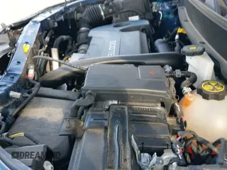 2021 Chevrolet Equinox LT z VIN 3GNAXUEV0ML306725, wystawiony jako IAAI lot #43047684 z przebiegiem 43 603 mil mil oraz . Historia ofert i sprzedaży dostępna na DreamBid. Obrazek 19.