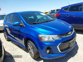 2017 Chevrolet Sonic LT z VIN 1G1JD6SH4H4150060, wystawiony jako IAAI lot #42441816 z przebiegiem 80 923 mil mil oraz . Historia ofert i sprzedaży dostępna na DreamBid. Obrazek 1.