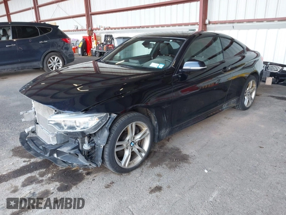 2015 BMW 4 Series 435i xDrive z VIN WBA3R5C54FK371292, wystawiony jako IAAI lot #41802908 z przebiegiem 105 737 mil mil oraz . Historia ofert i sprzedaży dostępna na DreamBid. Obrazek 2.