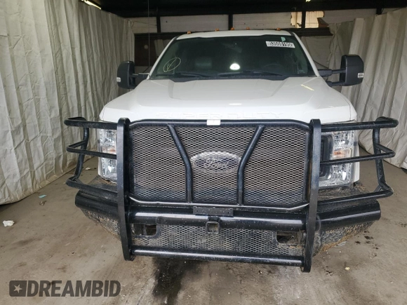 2018 Ford F-350 XL with VIN 1FT8W3BT0JEB42248, listed as a Copart auction lot 53559195 with 109,134 mi miles and Clean Title. Bid and sale history available at DreamBid. Image 5.