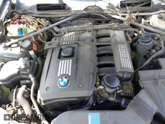2007 BMW 3 Series 328i z VIN WBAVC53577FZ70532, wystawiony jako IAAI lot #42507614 z przebiegiem Nie podano mil oraz . Historia ofert i sprzedaży dostępna na DreamBid. Obrazek 10.