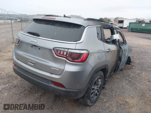 2017 Jeep Compass Latitude z VIN 3C4NJCBB3HT617443, wystawiony jako IAAI lot #41580855 z przebiegiem Nie podano mil oraz . Historia ofert i sprzedaży dostępna na DreamBid. Obrazek 4.