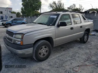 2005 Chevrolet Avalanche LS with VIN 3GNEC12Z55G202356, listed as a Copart auction lot 52032015 with 245,490 mi miles and Salvage Title. Bid and sale history available at carsss.com. Image 1.