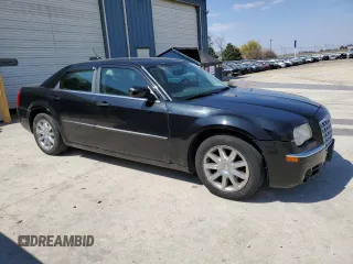 2008 Chrysler 300 z VIN 2C3LA33G68H263769, wystawiony jako Copart lot #53040145 z przebiegiem 125 461 mil mil oraz Szkoda całkowita • Salvage title. Historia ofert i sprzedaży dostępna na DreamBid. Obrazek 4.