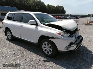 2011 Toyota Highlander with VIN 5TDBK3EH3BS081157, listed as a IAAI auction lot 39747506 with 297,751 mi miles. Bid and sale history available at carsss.com. Image 1.