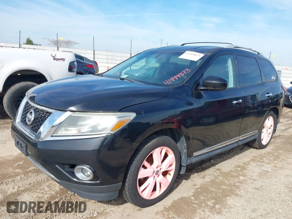 2013 Nissan Pathfinder SV with VIN 5N1AR2MM4DC638755, listed as a IAAI auction lot 41449873 with 237,126 mi miles. Bid and sale history available at carsss.com. Image 2.