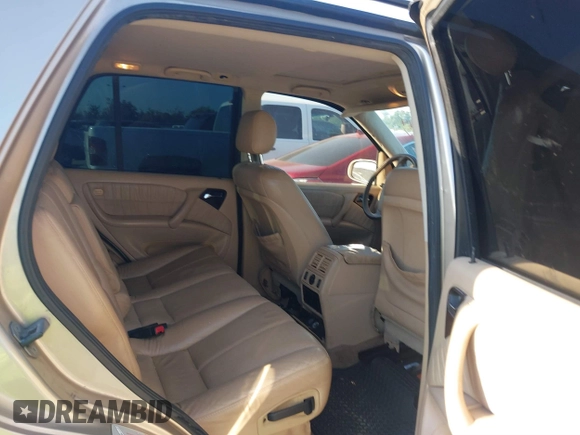 2002 Mercedes-Benz M-Class with VIN 4JGAB54E12A353387, listed as a IAAI auction lot 40464364 with 199,324 mi miles. Bid and sale history available at carsss.com. Image 8.