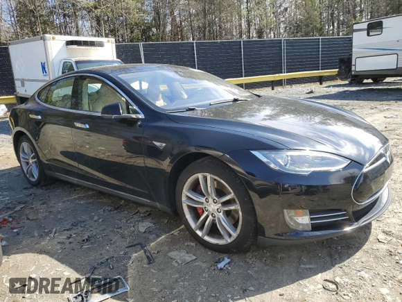 2014 Tesla Model S 60 with VIN 5YJSA1H10EFP34137, listed as a Copart auction lot 47645795 with Not provided miles and Salvage title. Bid and sale history available at DreamBid. Image 4.