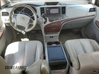 2013 Toyota Sienna XLE AAS z VIN 5TDYK3DC7DS405214, wystawiony jako Copart lot #62500205 z przebiegiem 182 468 mil mil oraz Szkoda całkowita • Salvage title. Historia ofert i sprzedaży dostępna na DreamBid. Obrazek 8.