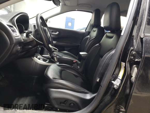 2018 Jeep Compass Latitude z VIN 3C4NJDBB5JT392910, wystawiony jako Copart lot #58401385 z przebiegiem 93 739 mil mil oraz Szkoda całkowita • Salvage title. Historia ofert i sprzedaży dostępna na DreamBid. Obrazek 7.