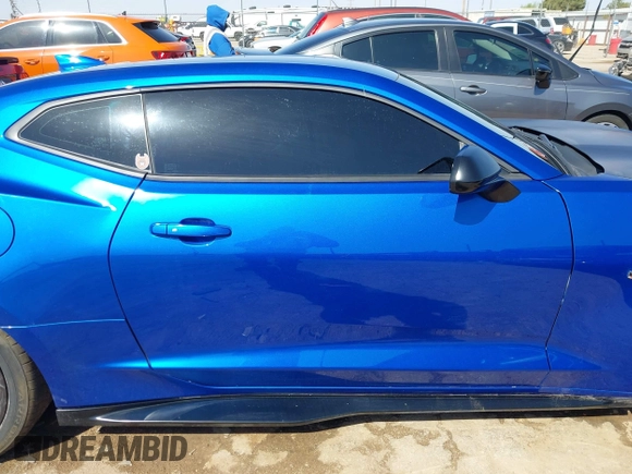 2018 Chevrolet Camaro 2SS z VIN 1G1FG1R77J0179000, wystawiony jako IAAI lot #42012808 z przebiegiem 32 013 mil mil oraz . Historia ofert i sprzedaży dostępna na DreamBid. Obrazek 14.