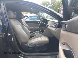 2017 Kia Optima LX z VIN 5XXGT4L35HG152515, wystawiony jako IAAI lot #42366917 z przebiegiem 102 256 mil mil oraz . Historia ofert i sprzedaży dostępna na DreamBid. Obrazek 5.