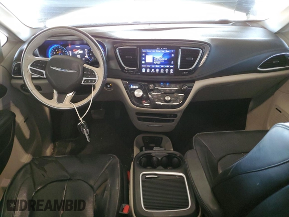 2017 Chrysler Pacifica Limited с VIN 2C4RC1GG9HR816844, выставлен на аукционе Copart как лот 54270215 с пробегом 82 634 миль миль и Списание • Salvage title. История ставок и продаж доступна на DreamBid. Изображение 8.
