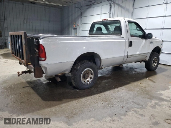 2002 Ford Super Duty F-250 XL with VIN 1FTNF21LX2EA21680, listed as a Copart auction lot 86453084 with 131,748 mi miles and Clean Title. Bid and sale history available at carsss.com. Image 3.