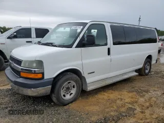 2005 Chevrolet Express Passenger z VIN 1GAHG39U351116163, wystawiony jako Copart lot #51605745 z przebiegiem 139 372 mil mil oraz Czysty tytuł • Clean title. Historia ofert i sprzedaży dostępna na DreamBid. Obrazek 1.