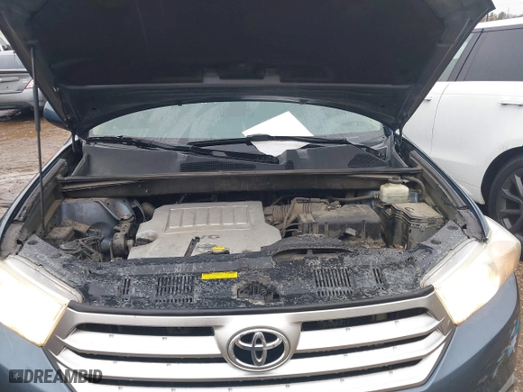 2011 Toyota Highlander with VIN 5TDZK3EH8BS028548, listed as a IAAI auction lot 41346300 with 198,043 mi miles. Bid and sale history available at carsss.com. Image 10.