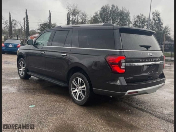 2024 Ford Expedition Max Limited with VIN 1FMJK1K88REA15039, listed as a Copart auction lot 49013615 with 27,310 mi miles and Clean Title. Bid and sale history available at carsss.com. Image 3.