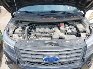 2018 Ford Police Interceptor Utility z VIN 1FM5K8AR4JGB93026, wystawiony jako IAAI lot #41975110 z przebiegiem 104 386 mil mil oraz . Historia ofert i sprzedaży dostępna na DreamBid. Obrazek 10.