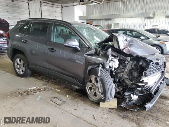 2023 Toyota RAV4 XLE with VIN 2T3P1RFV4PC330699, listed as a Copart auction lot 60452155 with 31,424 mi miles and Salvage title. Bid and sale history available at DreamBid. Image 4.