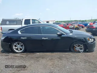2014 Nissan Maxima SV z VIN 1N4AA5AP7EC913876, wystawiony jako IAAI lot #42487703 z przebiegiem 165 451 mil mil oraz . Historia ofert i sprzedaży dostępna na DreamBid. Obrazek 13.
