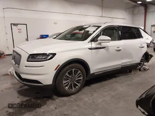 2023 Lincoln Nautilus Standard z VIN 2LMPJ8J94PBL04979, wystawiony jako IAAI lot #37506139 z przebiegiem 8 997 mil mil oraz . Historia ofert i sprzedaży dostępna na DreamBid. Obrazek 2.
