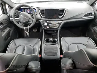 2022 Chrysler Pacifica Hybrid Limited z VIN 2C4RC1S76NR207827, wystawiony jako Copart lot #53727765 z przebiegiem 32 494 mil mil oraz Szkoda całkowita • Salvage title. Historia ofert i sprzedaży dostępna na DreamBid. Obrazek 8.