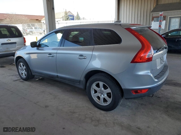 2012 Volvo XC60 3.2L PZEV with VIN YV4940DL3C2285931, listed as a Copart auction lot 47772335 with 185,052 mi miles and Salvage Title. Bid and sale history available at carsss.com. Image 2.