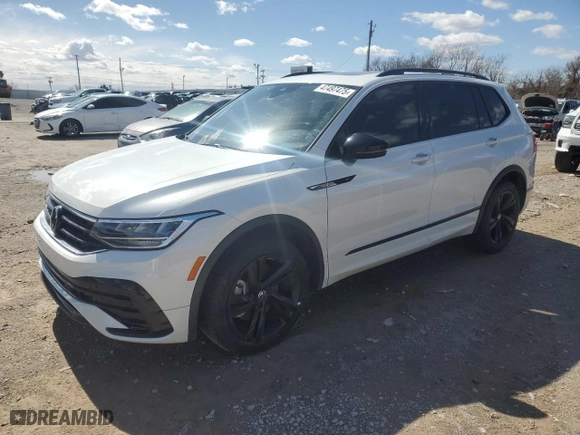 2023 Volkswagen Tiguan SE R-Line Black with VIN 3VVCB7AX1PM017460, listed as a Copart auction lot 47497475 with 35,099 mi miles and Salvage Title. Bid and sale history available at carsss.com. Image 1.