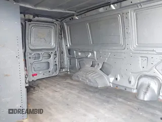 2014 Ford Econoline Cargo Commercial z VIN 1FTNE1EW6EDB05698, wystawiony jako IAAI lot #42236705 z przebiegiem 162 416 mil mil oraz . Historia ofert i sprzedaży dostępna na DreamBid. Obrazek 8.