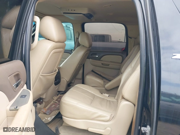 2010 Chevrolet Suburban LT with VIN 1GNUKJE39AR175422, listed as a IAAI auction lot 41561047 with 1 mi miles. Bid and sale history available at carsss.com. Image 8.