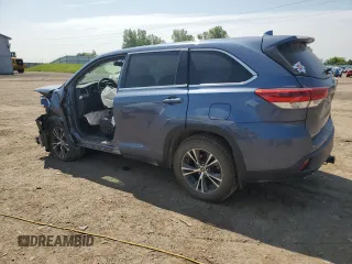 2018 Toyota Highlander LE z VIN 5TDBZRFH0JS814535, wystawiony jako Copart lot #61016835 z przebiegiem Nie podano mil oraz Czysty tytuł • Clean title. Historia ofert i sprzedaży dostępna na DreamBid. Obrazek 2.