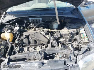 2005 Ford Escape XLT with VIN 1FMYU03175KA84787, listed as a IAAI auction lot 41814099 with 168,342 mi miles. Bid and sale history available at carsss.com. Image 10.