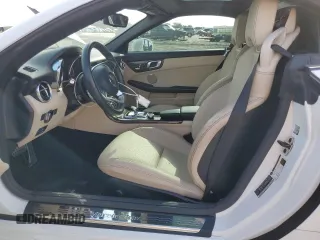 2020 Mercedes-Benz SLC 300 z VIN W1KPK3JA8LF170891, wystawiony jako Copart lot #47234064 z przebiegiem 23 270 mil mil oraz . Historia ofert i sprzedaży dostępna na DreamBid. Obrazek 7.