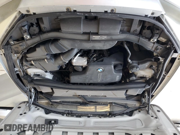 2014 BMW X1 sDrive28i z VIN WBAVM1C57EVW50653, wystawiony jako Copart lot #57309385 z przebiegiem Nie podano mil oraz Szkoda całkowita • Salvage title. Historia ofert i sprzedaży dostępna na DreamBid. Obrazek 12.