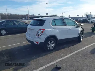 2019 Chevrolet Trax LS with VIN 3GNCJNSB5KL242561, listed as a IAAI auction lot 41662487 with 38,209 mi miles. Bid and sale history available at carsss.com. Image 4.