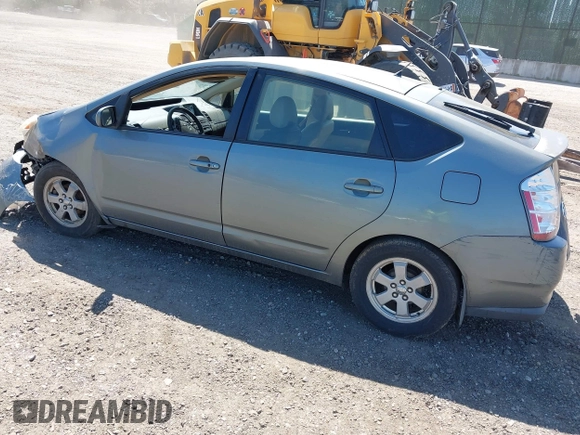 2005 Toyota Prius with VIN JTDKB20U853030385, listed as a IAAI auction lot 41737217 with 299,999 mi miles. Bid and sale history available at carsss.com. Image 3.