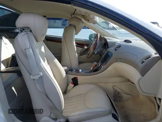 2011 Mercedes-Benz SL 550 z VIN WDBSK7BA8BF163043, wystawiony jako IAAI lot #41421075 z przebiegiem 36 875 mil mil oraz . Historia ofert i sprzedaży dostępna na DreamBid. Obrazek 5.