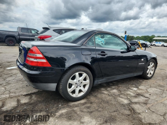 1998 Mercedes-Benz SLK 230/320 с VIN WDBKK47F1WF061897, выставлен на аукционе Copart как лот 60979075 с пробегом 66 539 миль миль и Чистый • Clean title. История ставок и продаж доступна на DreamBid. Изображение 3.